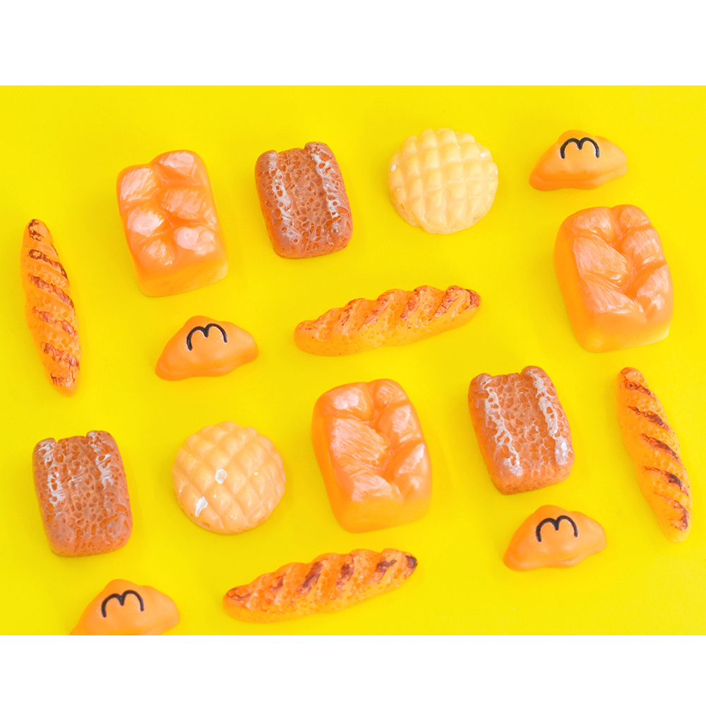 Hot selling  Miniature Bread Resin Kawaii Cabochon For Dollhouse Simulation Food Toys Diy Cream Glue Phone Case Decoration