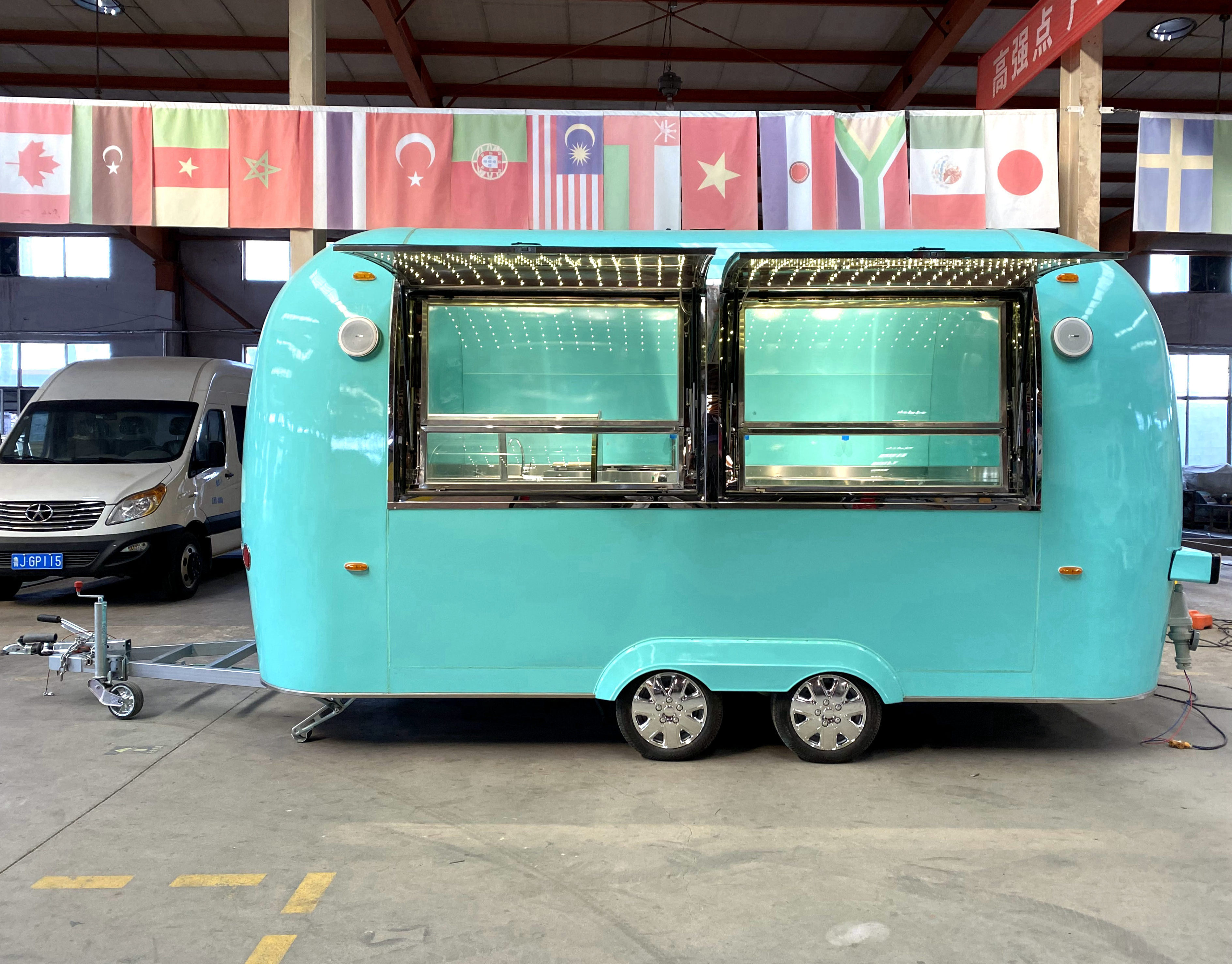 Custom Mobile Kitchen Fast Food Catering Trailer Fully Equipped Coffee Bar Ice Cream Car Airstream Food Truck for Sale