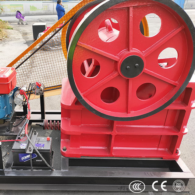 Small Capacity 5-20 tph Stone Crusher pe 250x400 Model Diesel Jaw Crusher With Low Cost