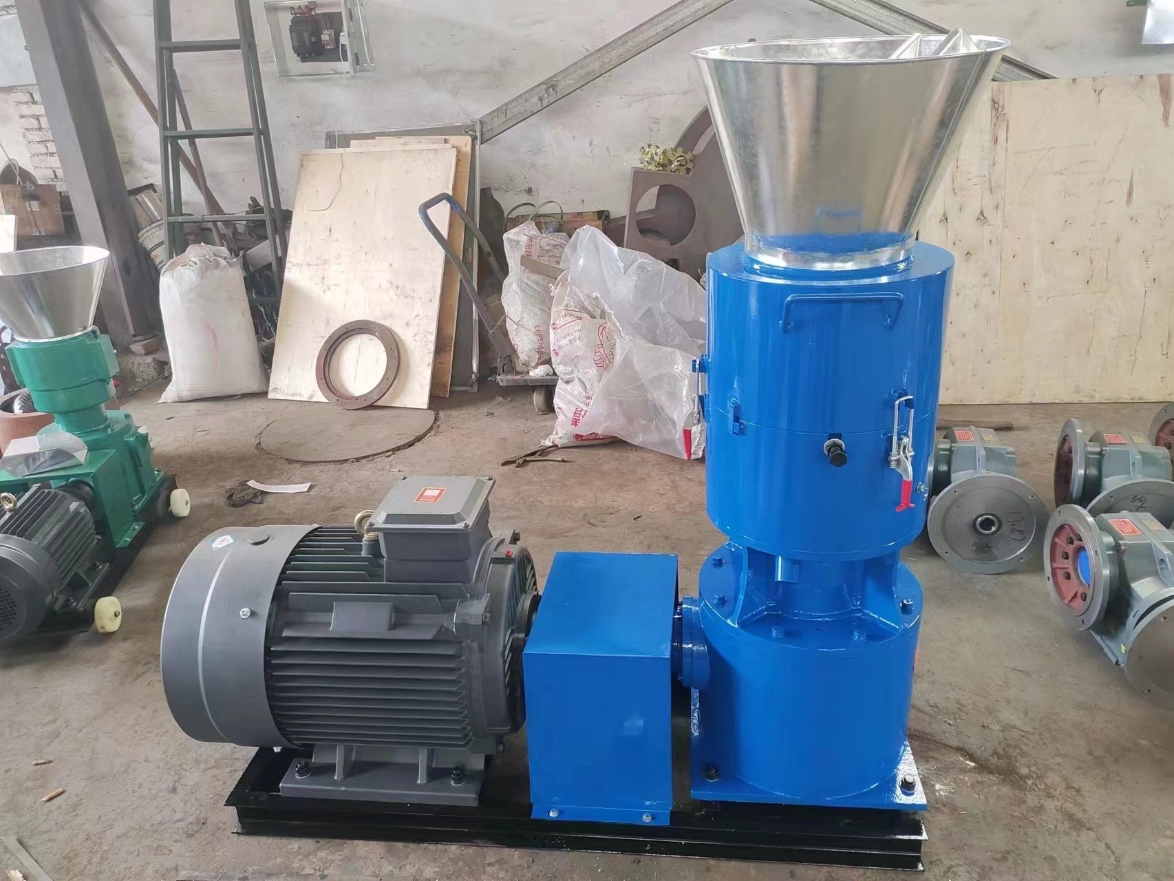 Maxmum yield food processing machinery 1000kg/h cow sheep bait pellet mill  animal feed making