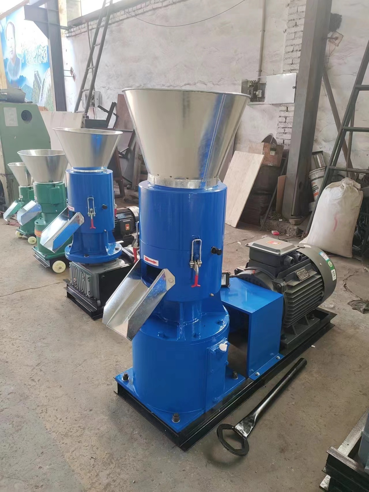 pellet machine for pig feed small pig feed mixer making machines granular for animal feeds