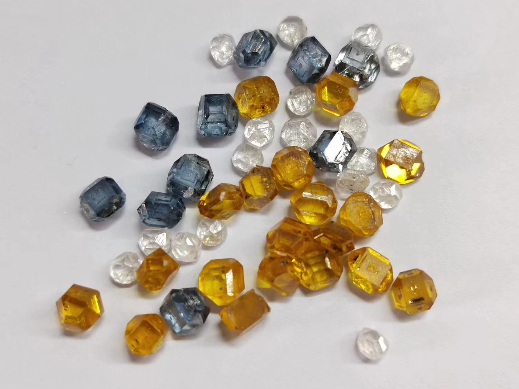 vvs vs pink white yellow blue raw uncut hpht rough lab grown diamond for jewelry