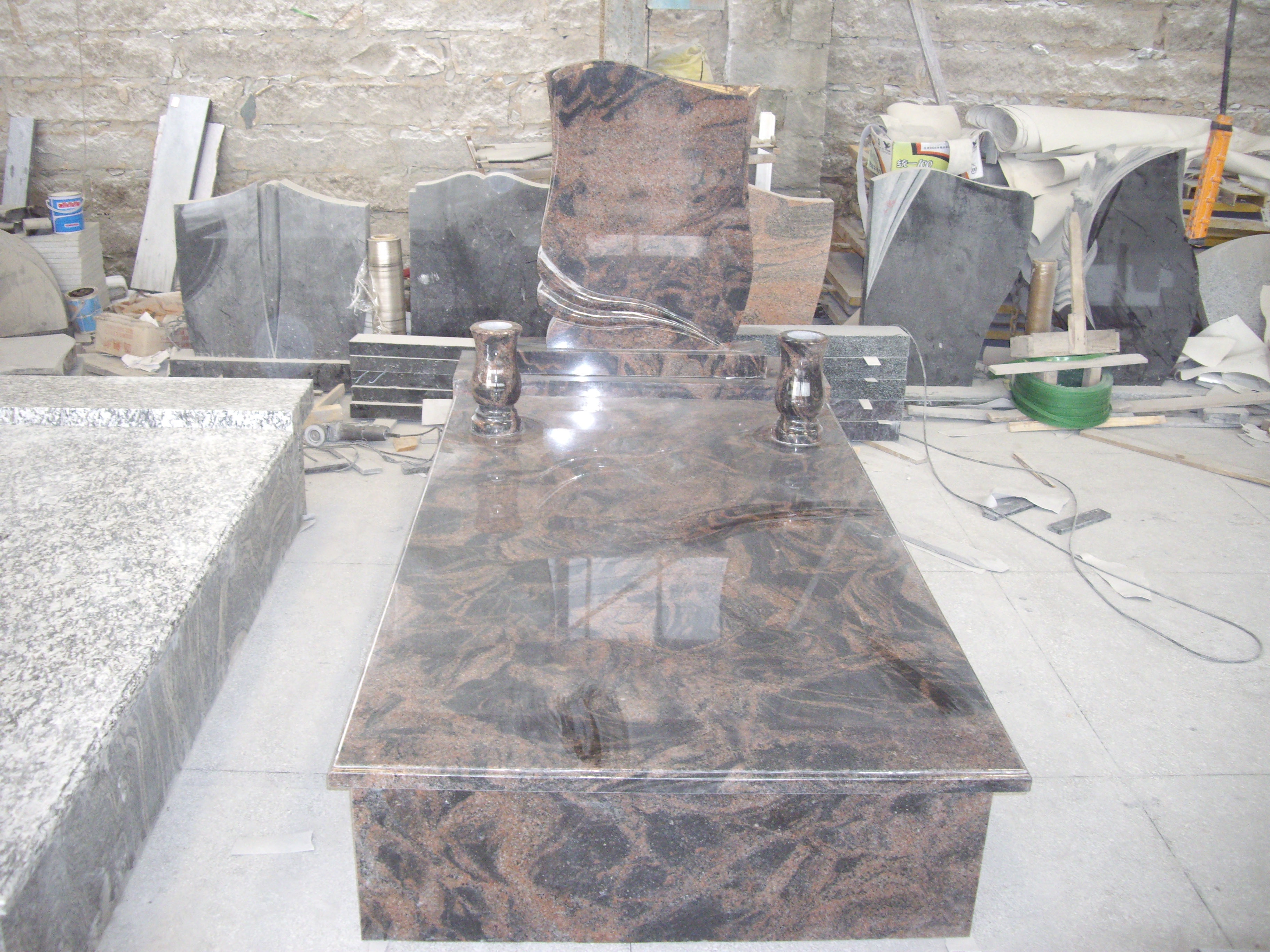 Chinese factory cheap tombstone granite tile cover European style headstone