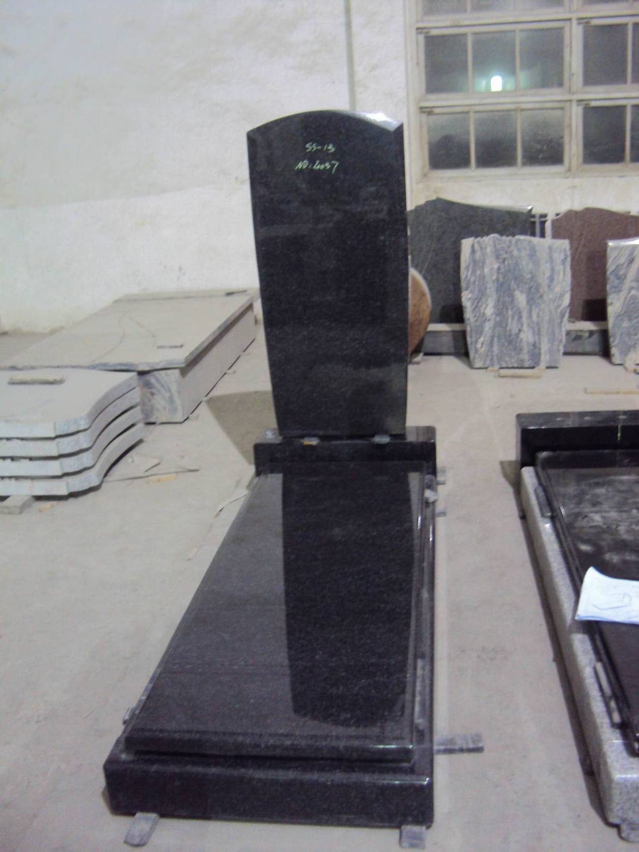 Tombstone/Headstone/Monument Granite With Granite Vase European Style Tombstone