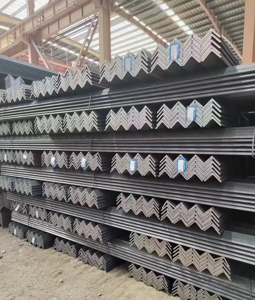 SS400 S235JR Q355 Q235 carbon equal steel slotted angle L shaped Galvanized Angle for construction