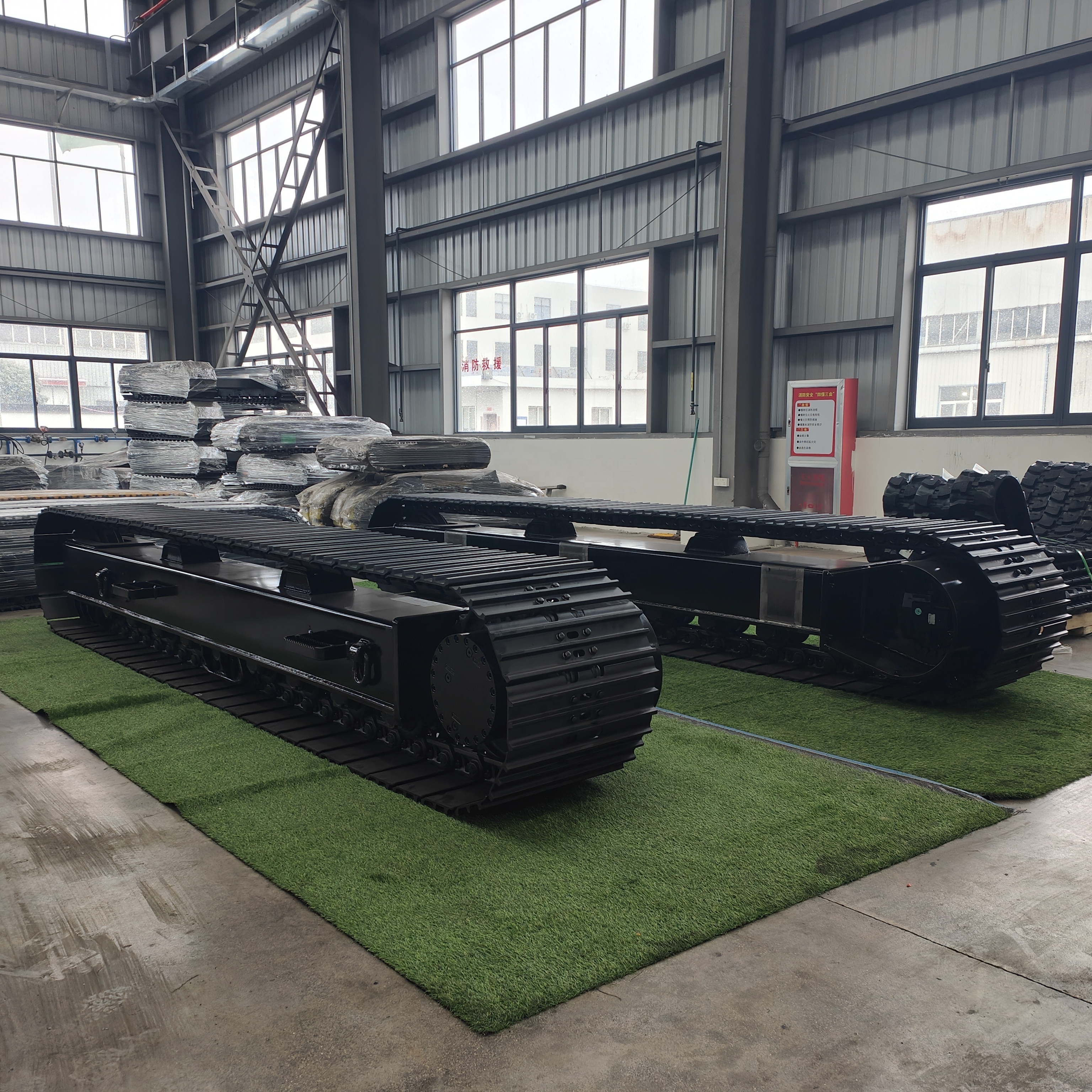 Steel Crawler Track undercarriage with crawler hydraulic motor tracked chassis for Track mobile crushing station/crusher