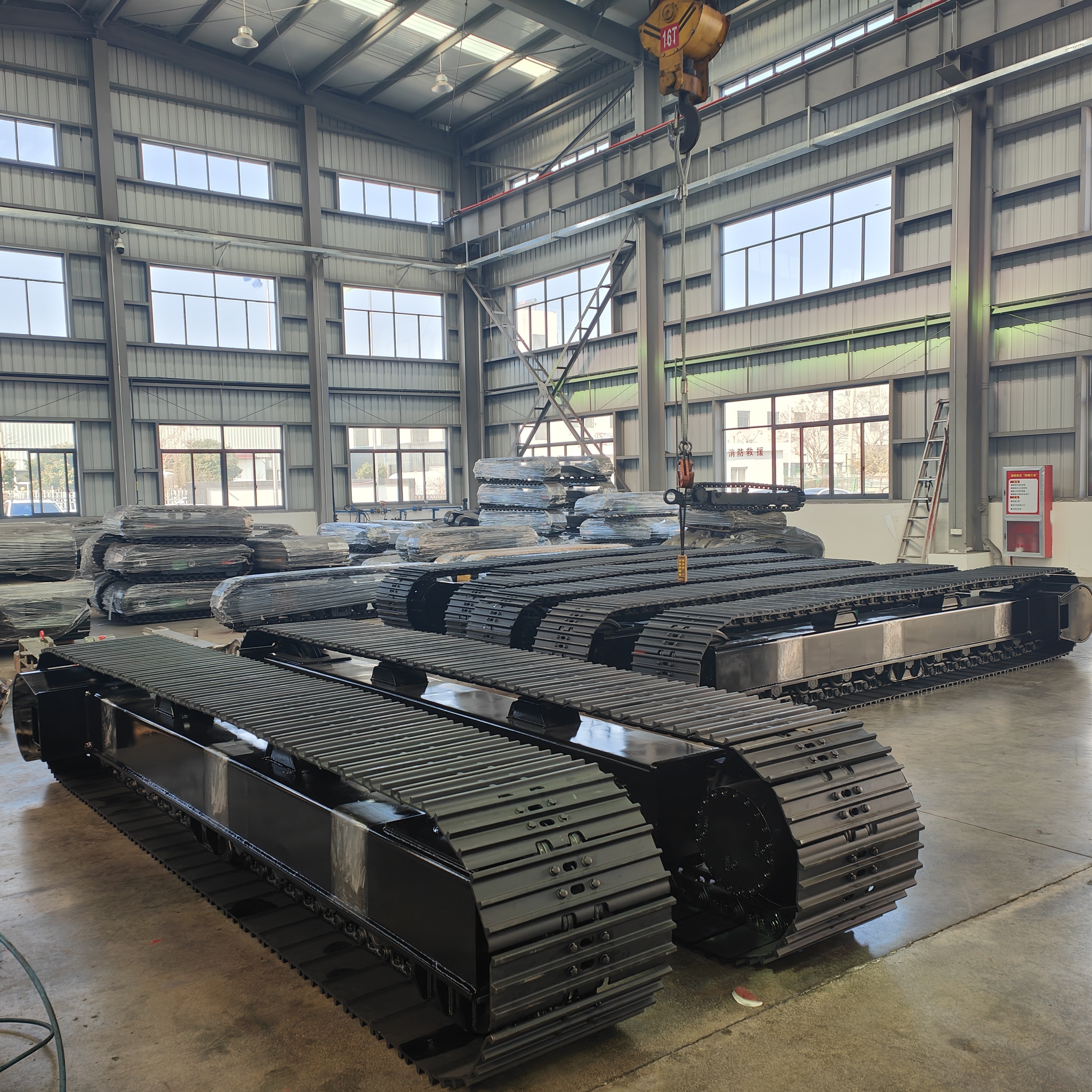 Steel Crawler Track undercarriage with crawler hydraulic motor tracked chassis for Track mobile crushing station/crusher