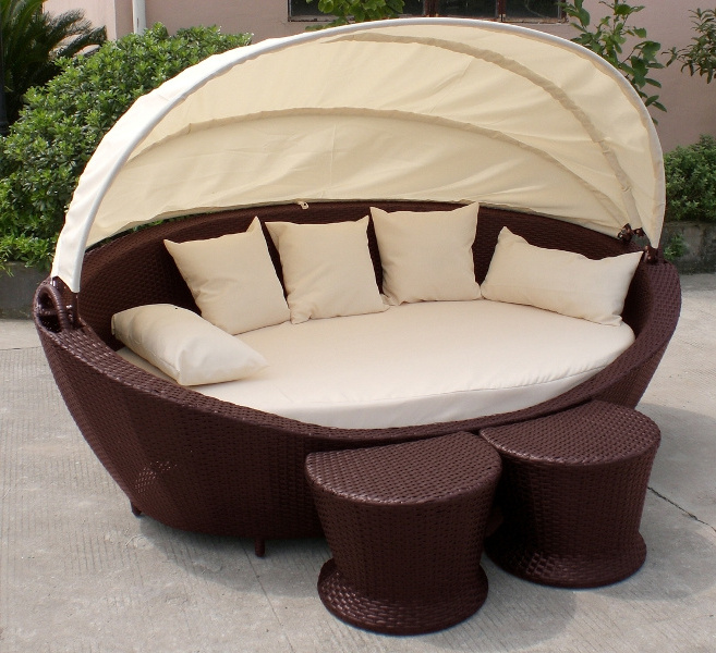 Outdoor Garden Patio Waterproof PE Rattan Resin Wicker Round Daybed with Cancopy