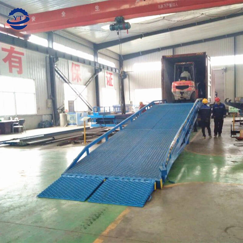 warehouse flatbed mobile dock yard ramp hydraulic lifting platform mobile forklift container loading dock ramp