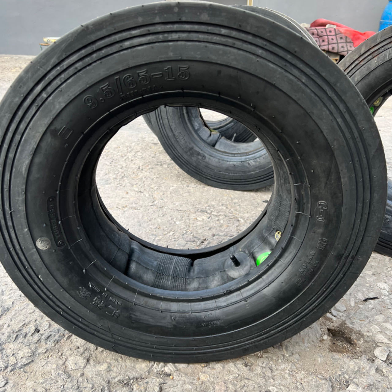 tires 9.5/65-15 10.5/80-16 7.50-16  roller tire with smooth tread