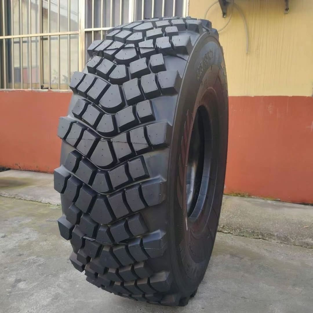 Truck tire 425/75R21 500/75R21 550/75R21