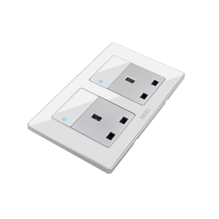 British Standard Uk Double 13Amp Wall Switched Socket With Light