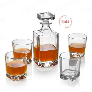 Men's Whiskey Decanter Set 27 oz 800ml Decanter with 4 Whiskey Glasses Bourbon Housewarming Whiskey Glass Set Gift