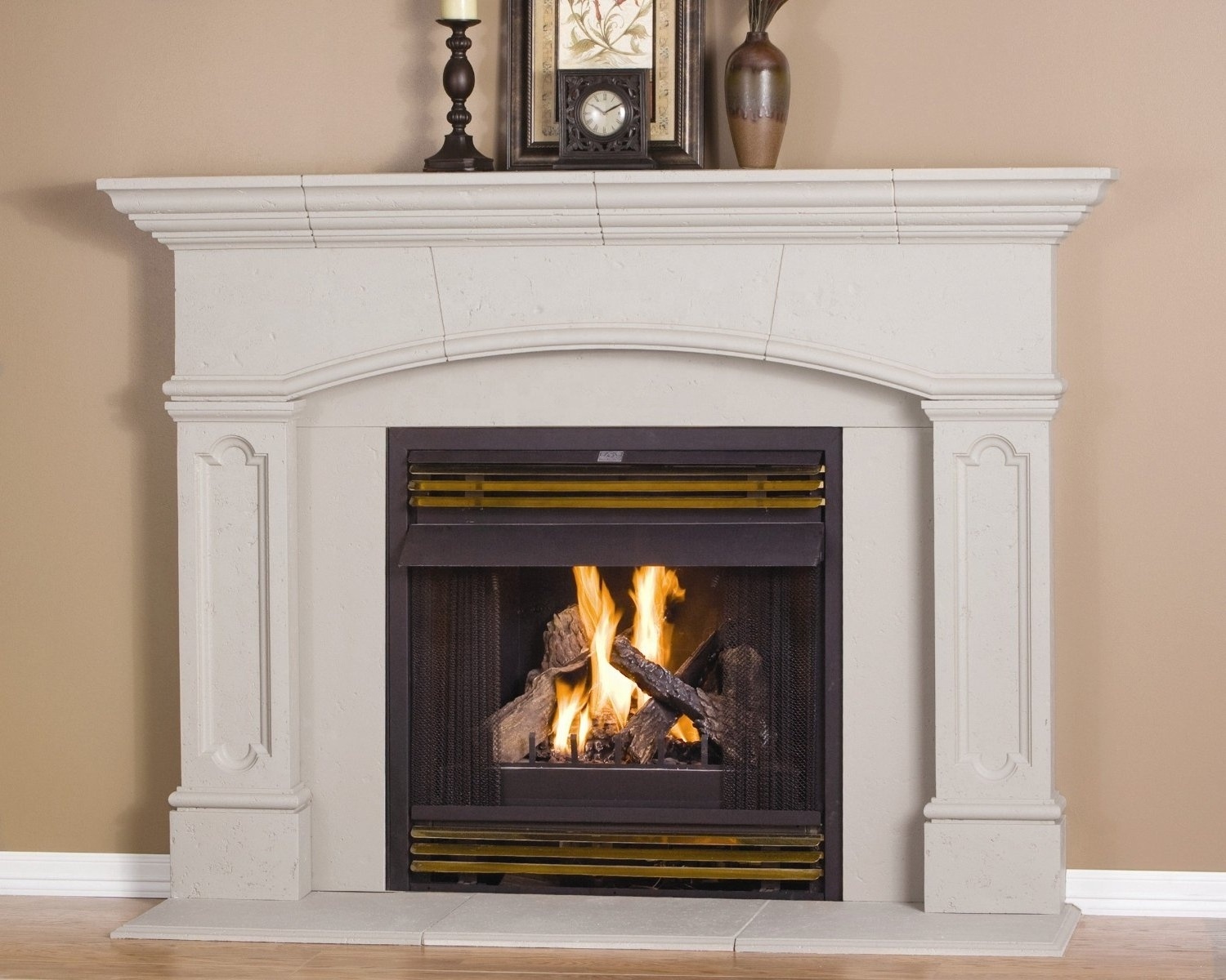 China Manufacturer Natural Stone Hand-craved Home Decorative Cheap Fireplace Surround with Column