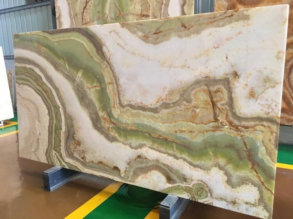 Natural Stone Polished Chinese Green Onyx Stone for Decoration