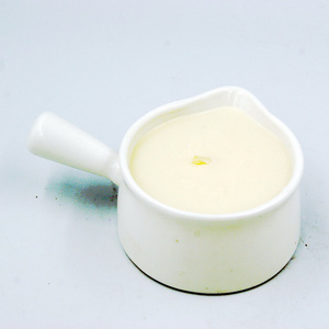 Essential Oil Soy wax Massage Candle for Body care with Spout