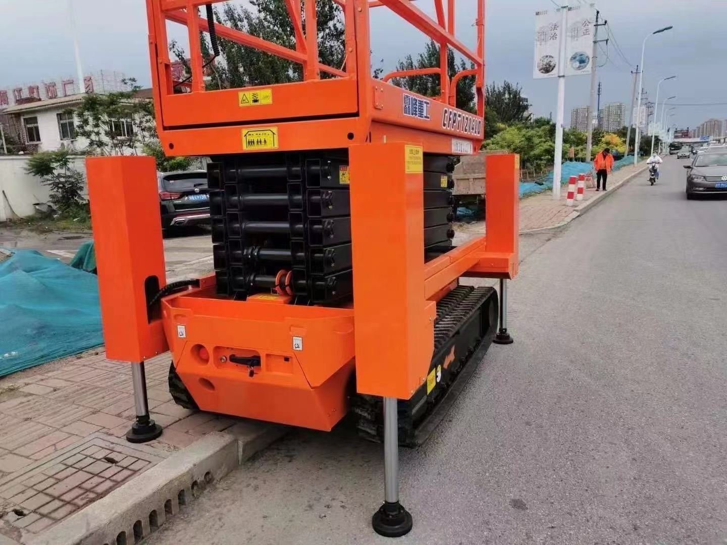 8m 10m 12m 14m Electric Scissor Lift Crawler/Tracked Scissor Lift With Levelling Legs