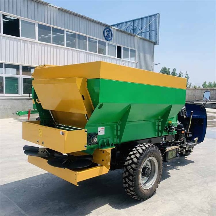 Agriculture Tractor Fertilizer Spreader Cow Manure Spreader Fertilizer Distributor/ Slurry Tank Spreading Distributor for sale