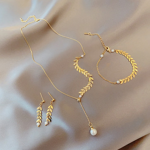 New Design Fashion Bridal 18K Gold Plated Leaf Pearl Pendant Necklace Earrings Bracelet Jewelry Set For Women