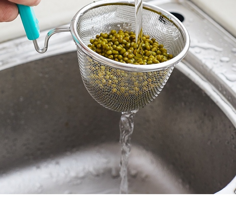 fine wire stainless steel cooking mesh sieve strainer filter basket spoon ladle with plastic handle for cooking pasta noodle