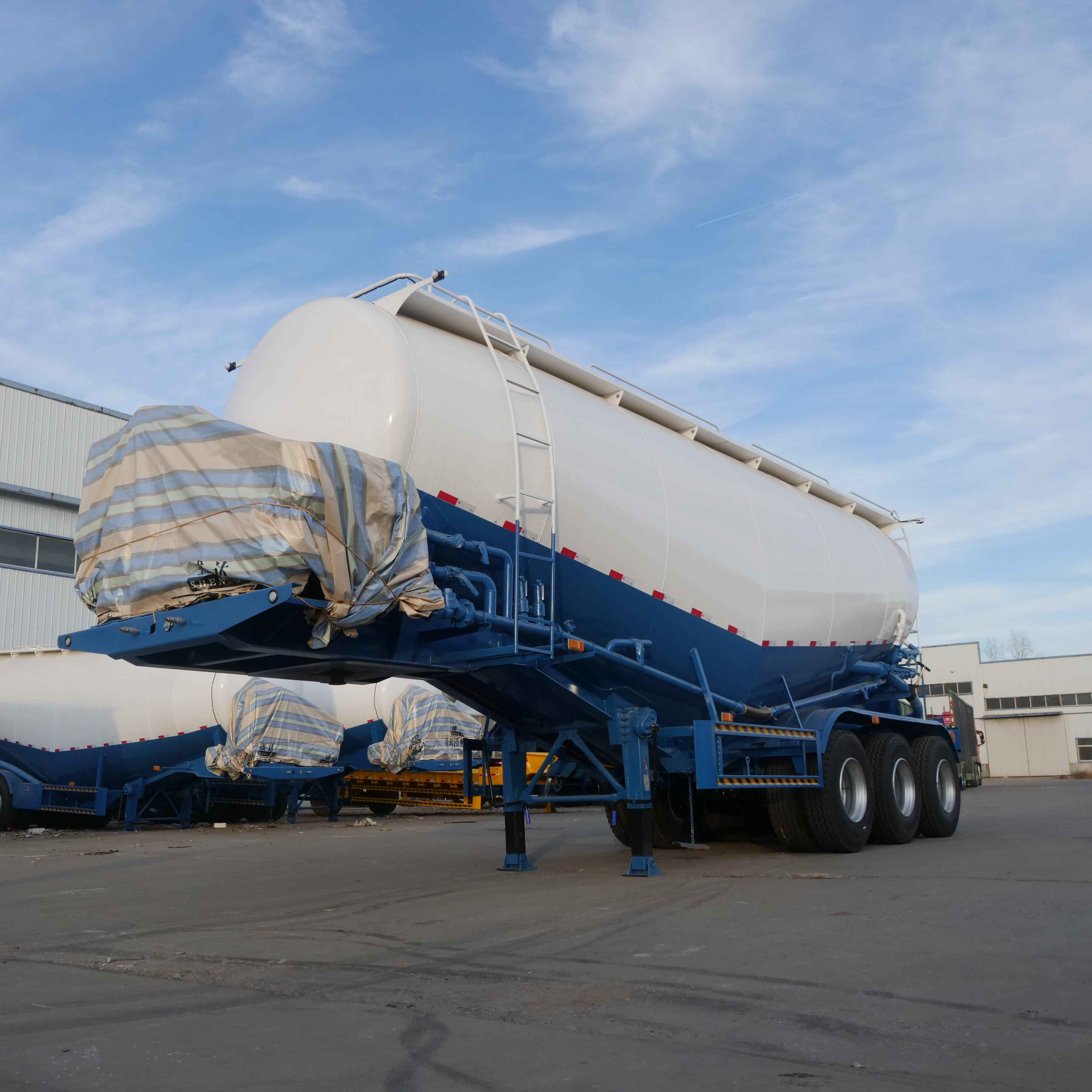 High Quality New 42- 45 cbm V-Shape Tanker Transport Chemical Liquid Tank Semi Trailer Dry Powder Bulk Cement Tank Semi-trailer