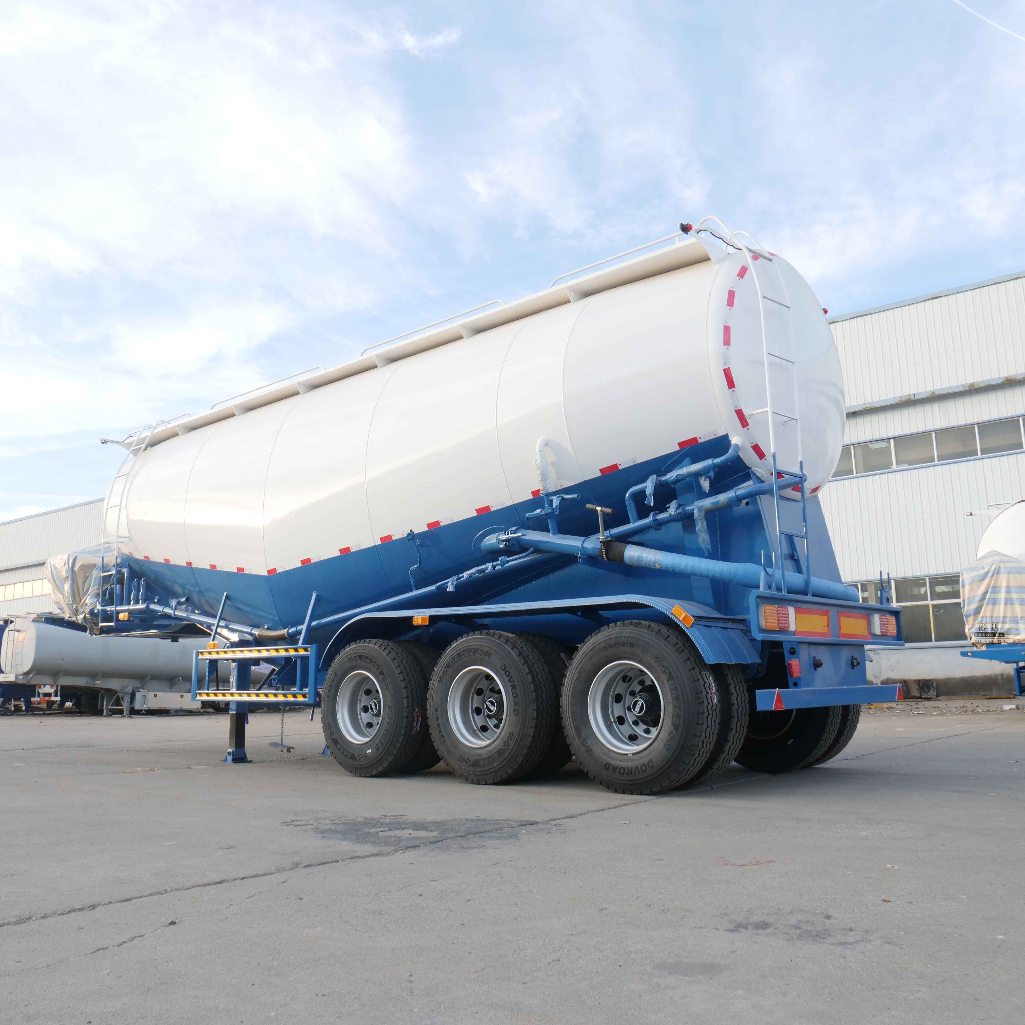 High Quality New 42- 45 cbm V-Shape Tanker Transport Chemical Liquid Tank Semi Trailer Dry Powder Bulk Cement Tank Semi-trailer