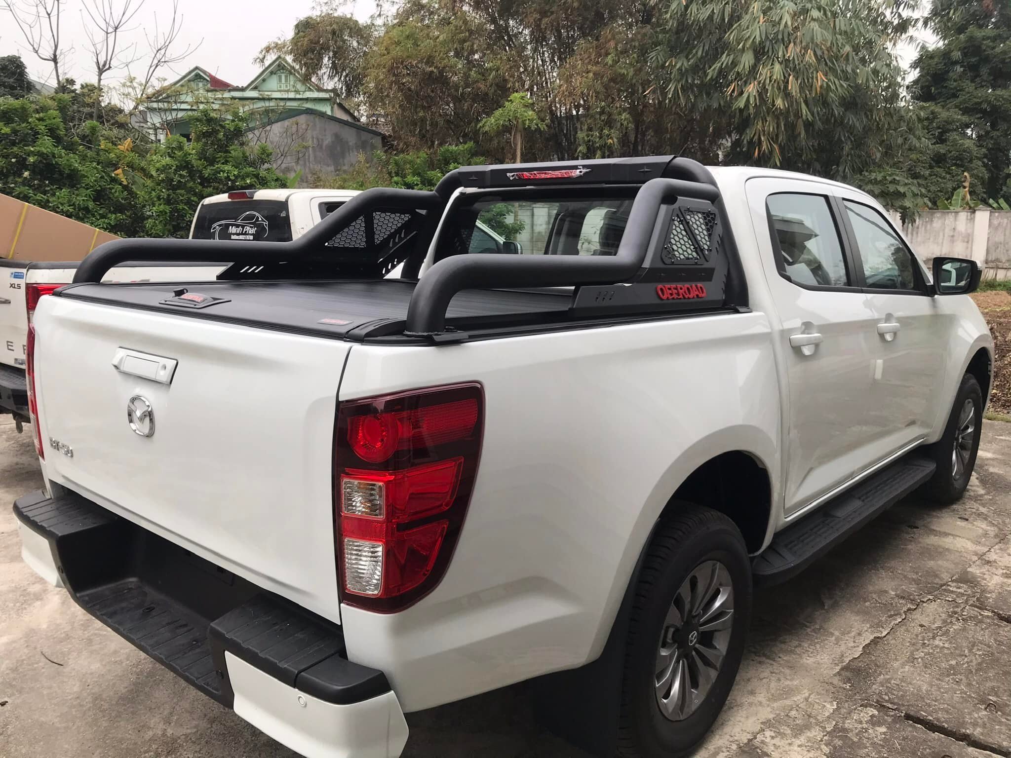 the best pickup truck retractable roll N lock cover for Mazda BT50 hot sale aluminum tub lid trunk bed protector