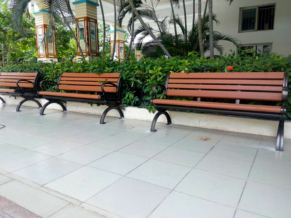 Wood plastic composite outdoor furniture bench with cast aluminum garden bench legs