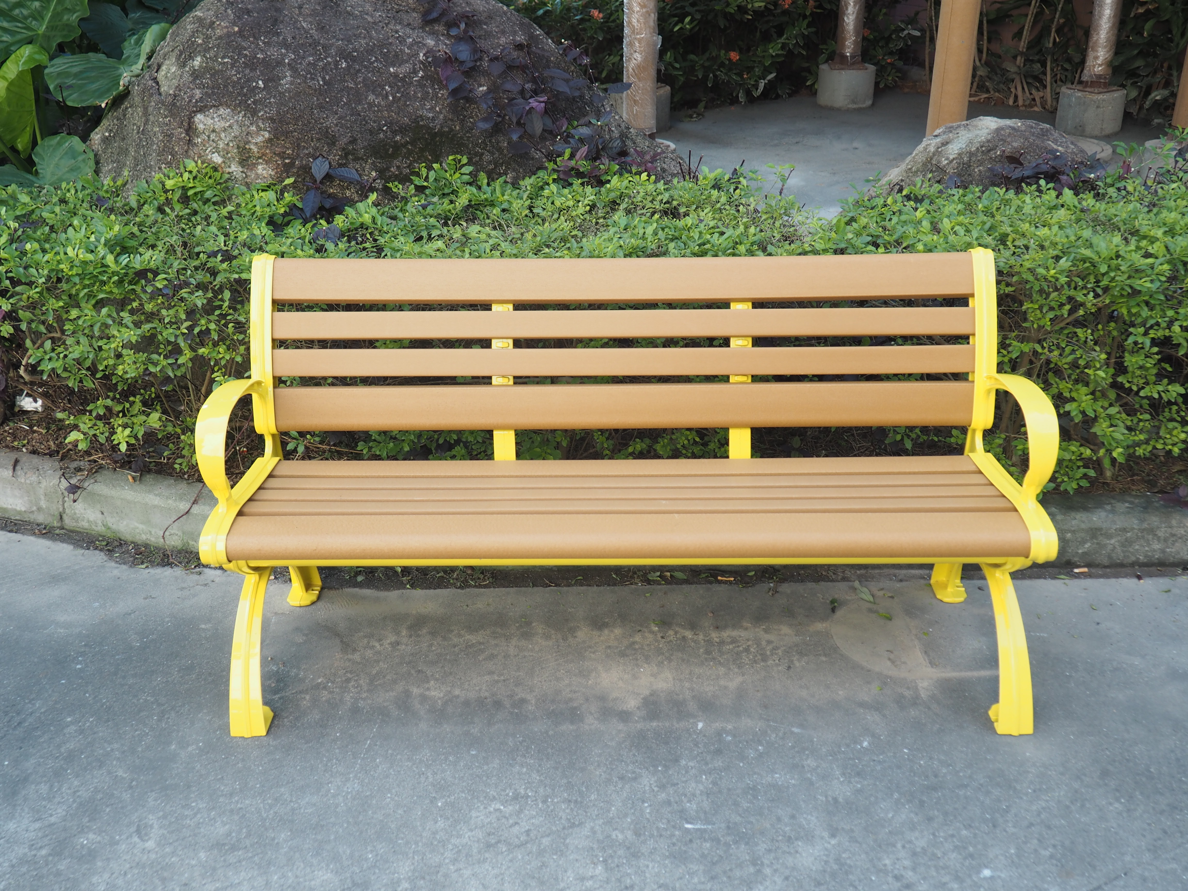 Plastic Hardwood slats and metal frame outdoor wooden garden park bench with backrest and armrests