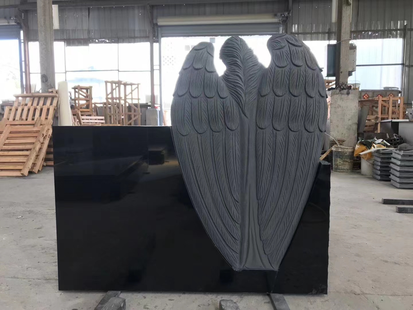 Natural Black Granite Headstone With Angel Wings Engrave Standing Beside Cemetery Headstone Tombstone Monument