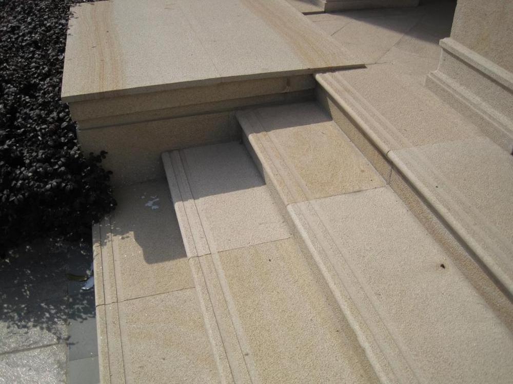 Cream Golden Porphyry Granite Exterior Stone Curved Stair Nosing Case Customized Outdoor Stair Steps