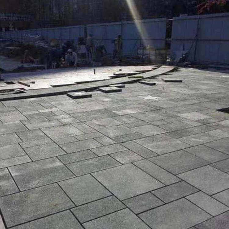 Natural Wholesale Cheap Black Limestone French Pattern Flagstone