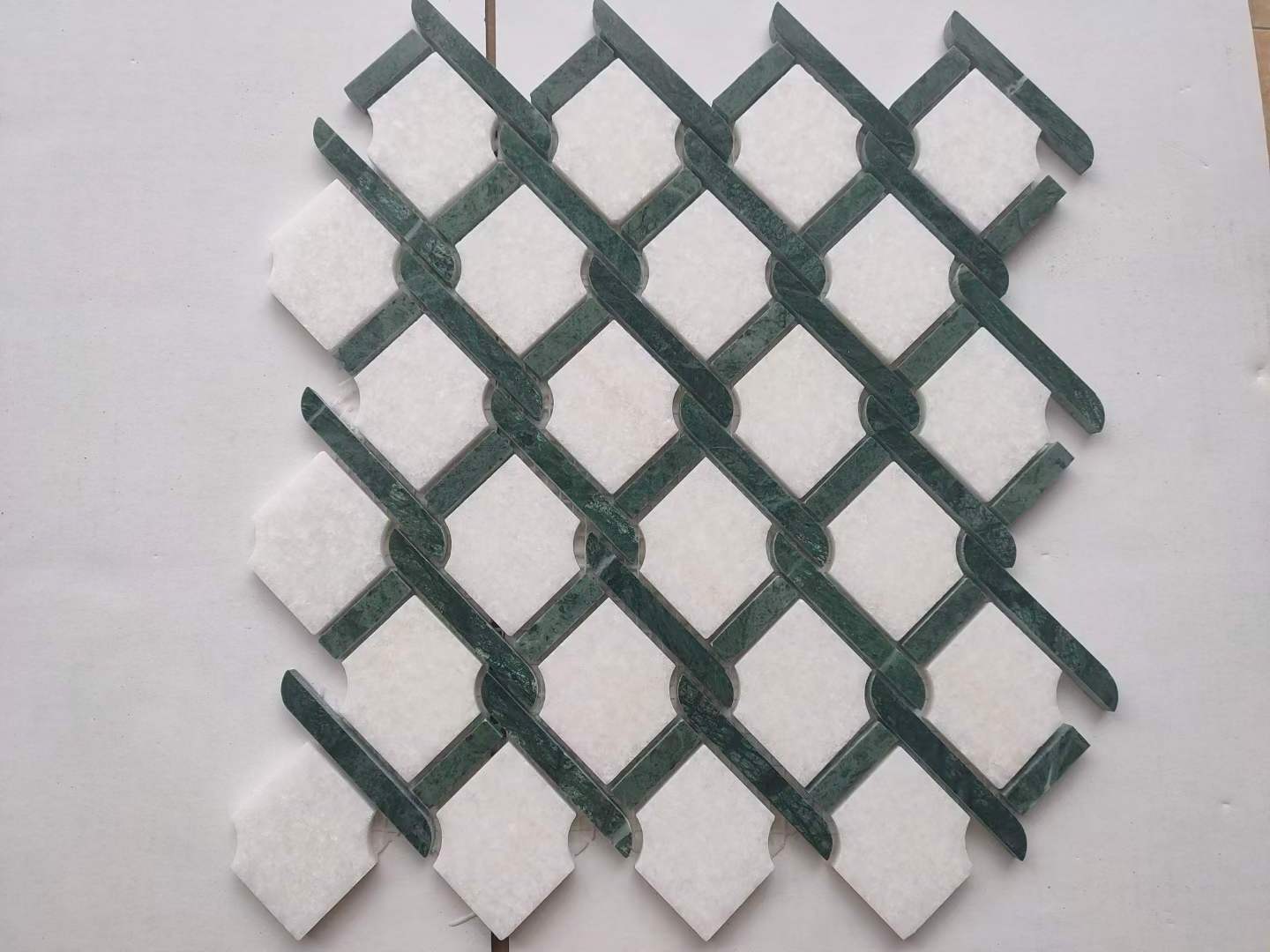 New Products High Quality Green And White Marble Basketweave Basket Weave Mosaic Tile