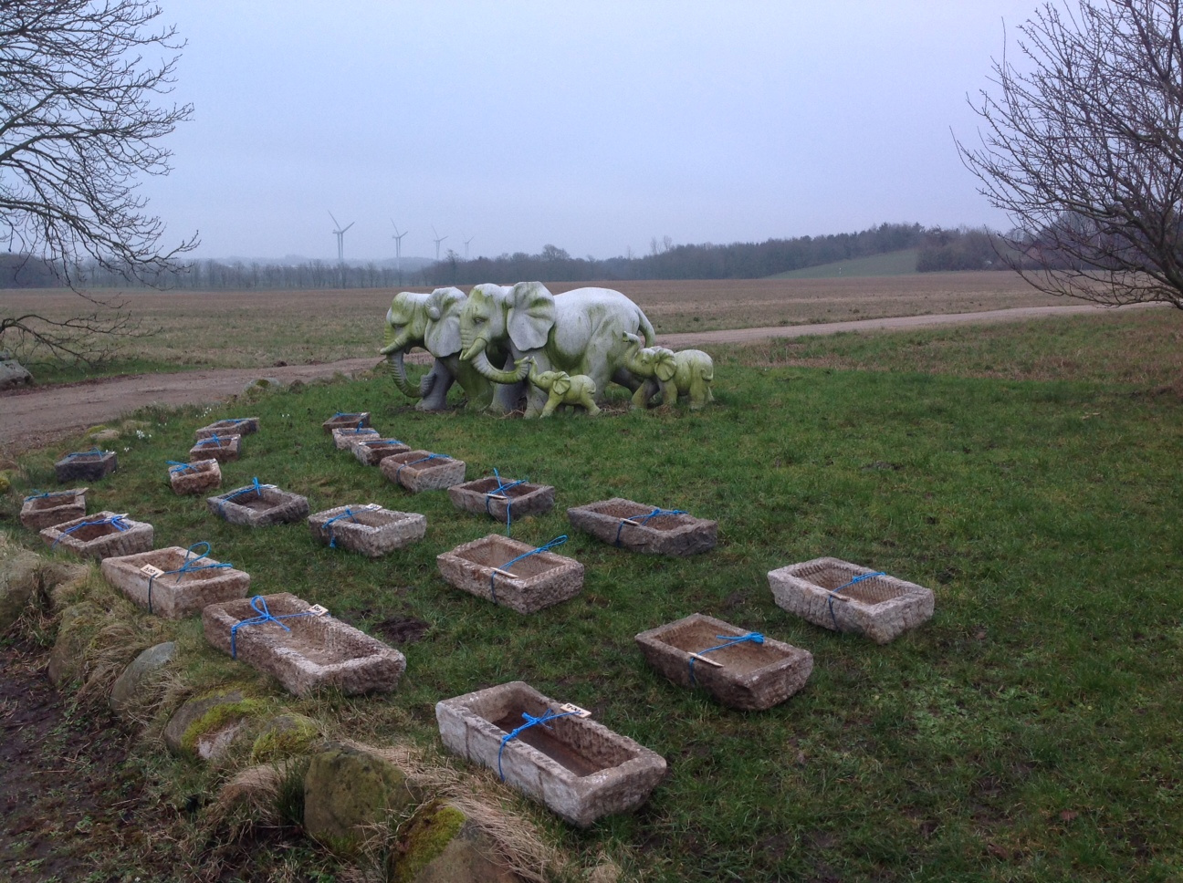 China Used Natural Old Granite Stone Water troughs For Sale