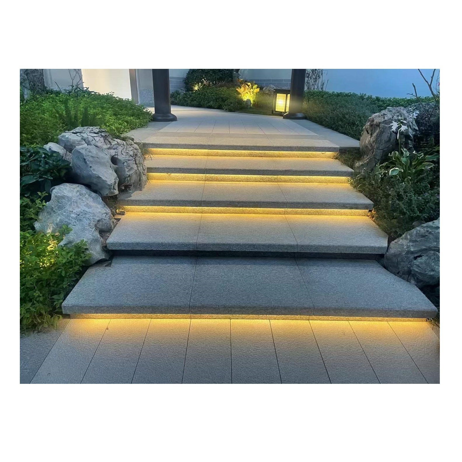 Natural Granite Non Slip Bush Hammered Flamed Stair Step Covers Tile Outdoor