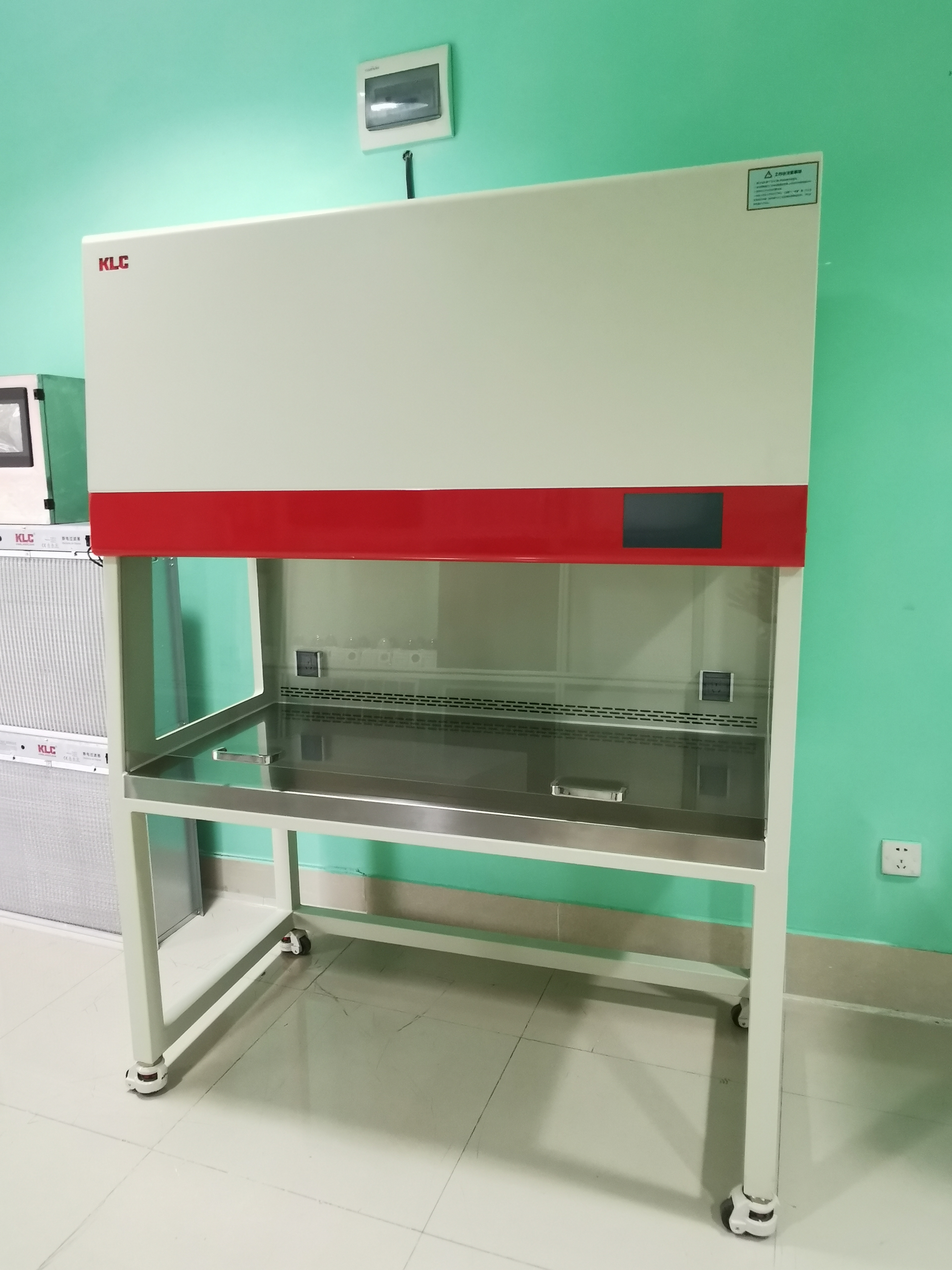 Hot Sale New Design Customized  Vertical Flow Clean Bench With Lifting Door  Clean Bench For Lab