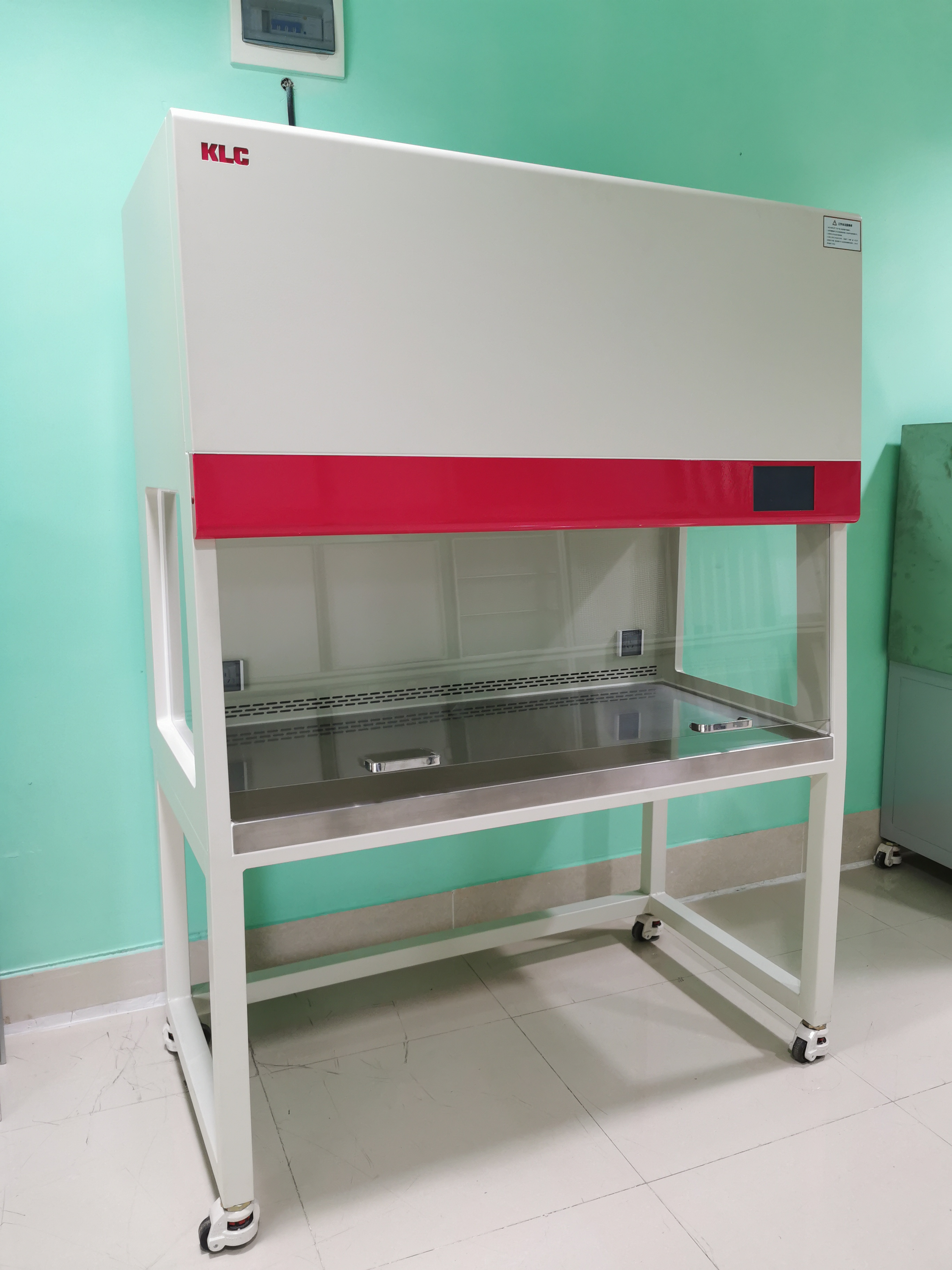 Hot Sale New Design Customized  Vertical Flow Clean Bench With Lifting Door  Clean Bench For Lab