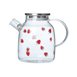 Newly Strawberry Designed Heat Resistant Borosilicate Glass Water Jug Glass Set Carafe With Steel Lid