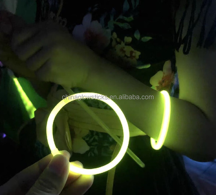 Pafu Neon Party Glow Necklaces and Bracelets with Connectors Party Decorations 8 Inch Glow in The Dark Glow Stick