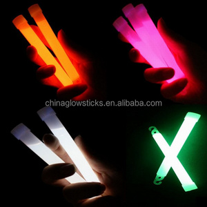 Free samples cheap 6 inch glow stick for christmas light up sticks emergency glow sticks bright