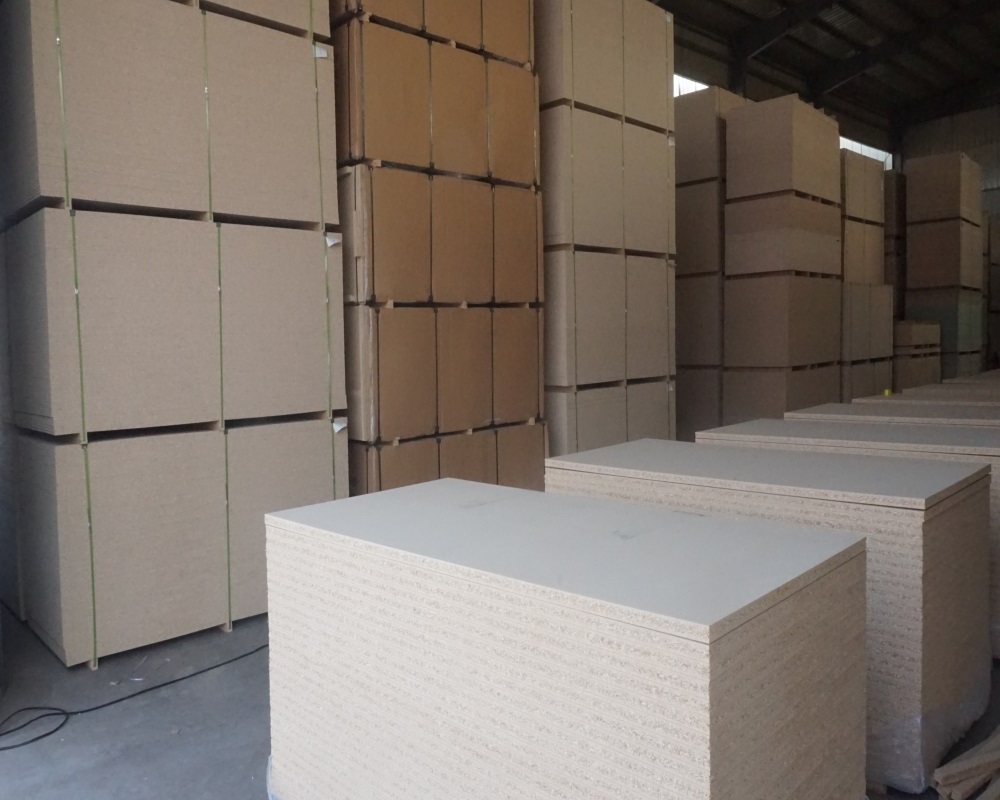 JIA MU JIA High density flakeboards manufacturing plain chipboard 2x4 4x4 4x8 particle board 18mm