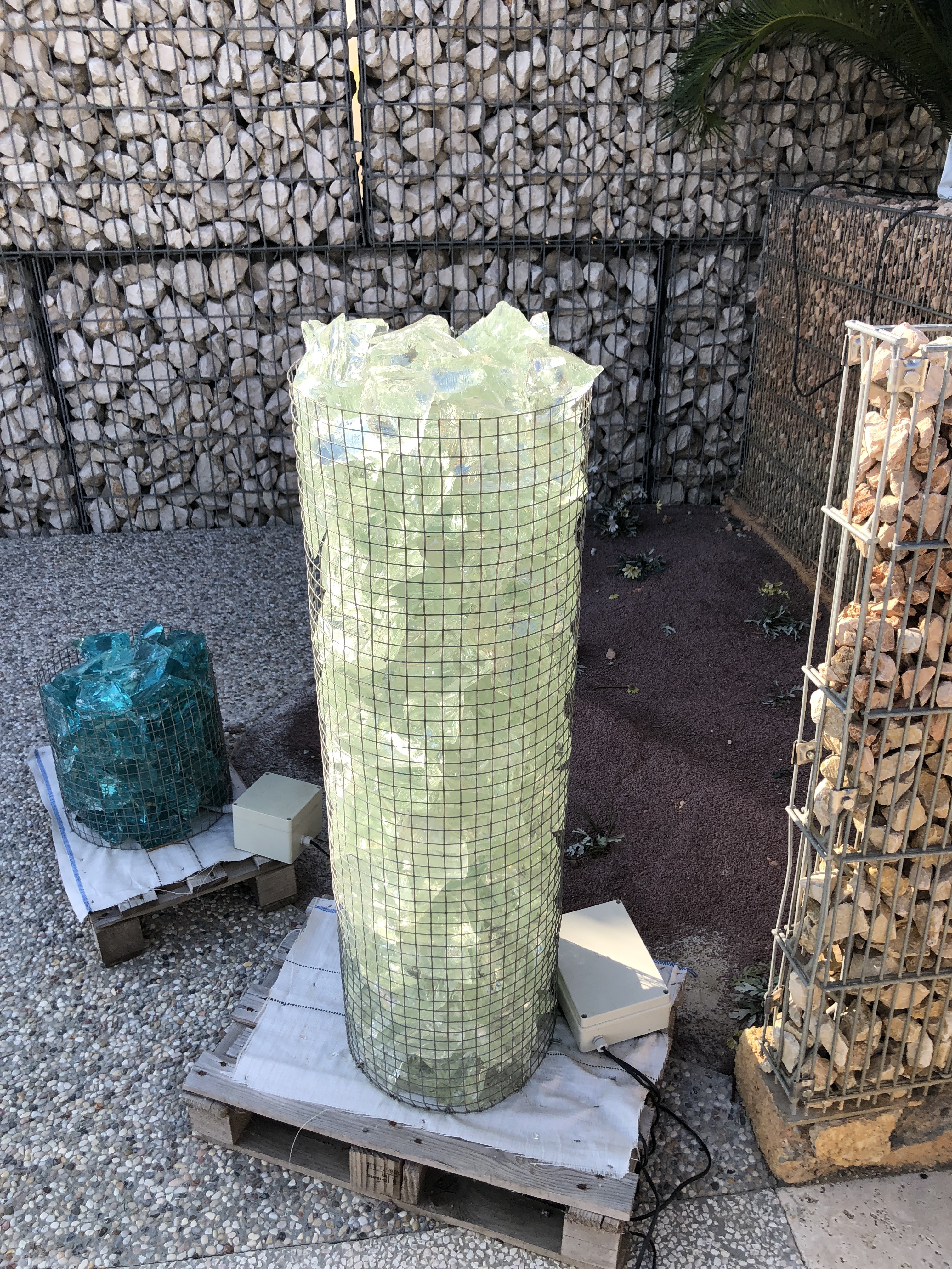 wholesale colored large Landscaping Slag Glass Rocks for garden