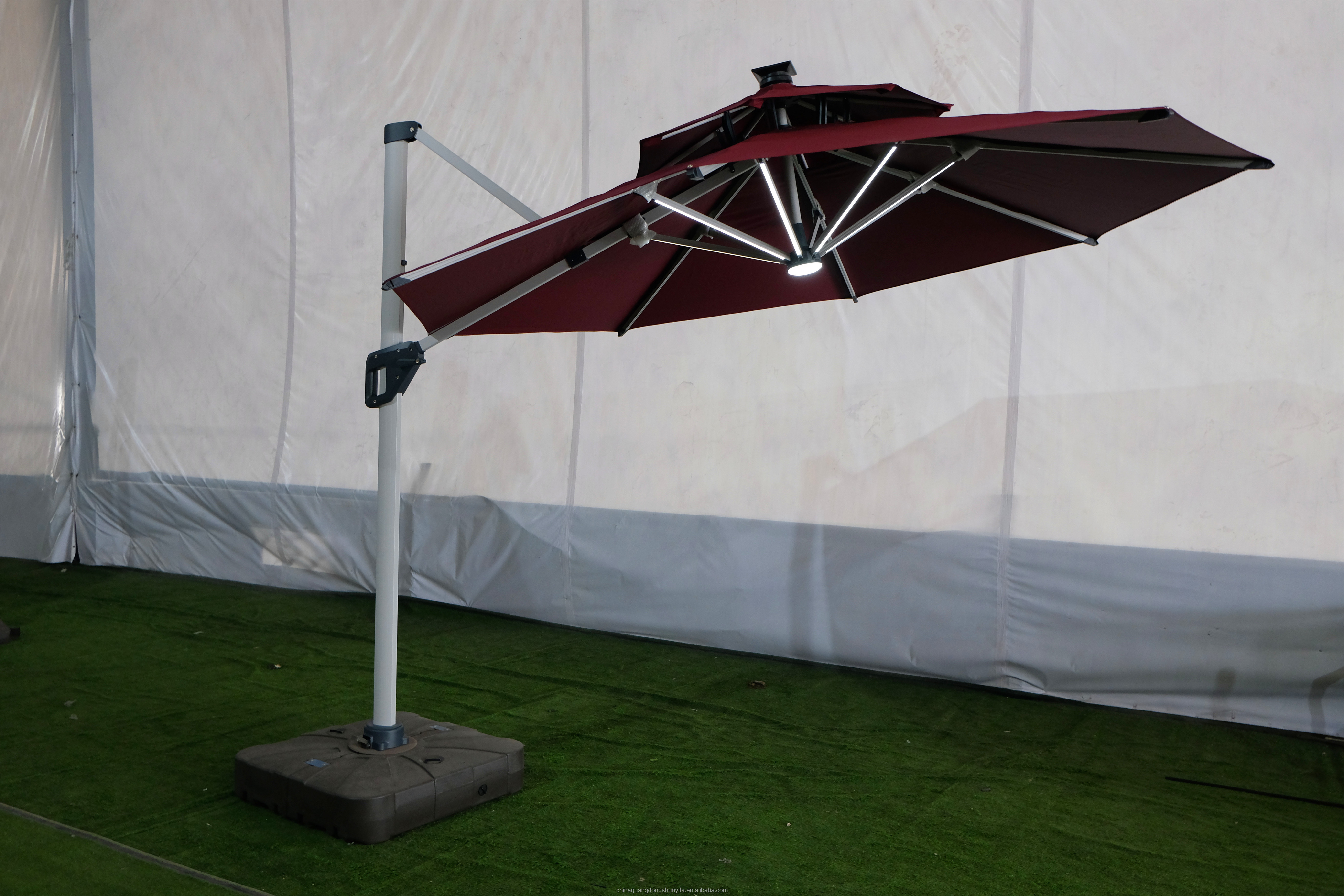 Best Sale solar LED lighting sunshade umbrella 3m round roman umbrella 360 degree rotating outdoor furniture parasol