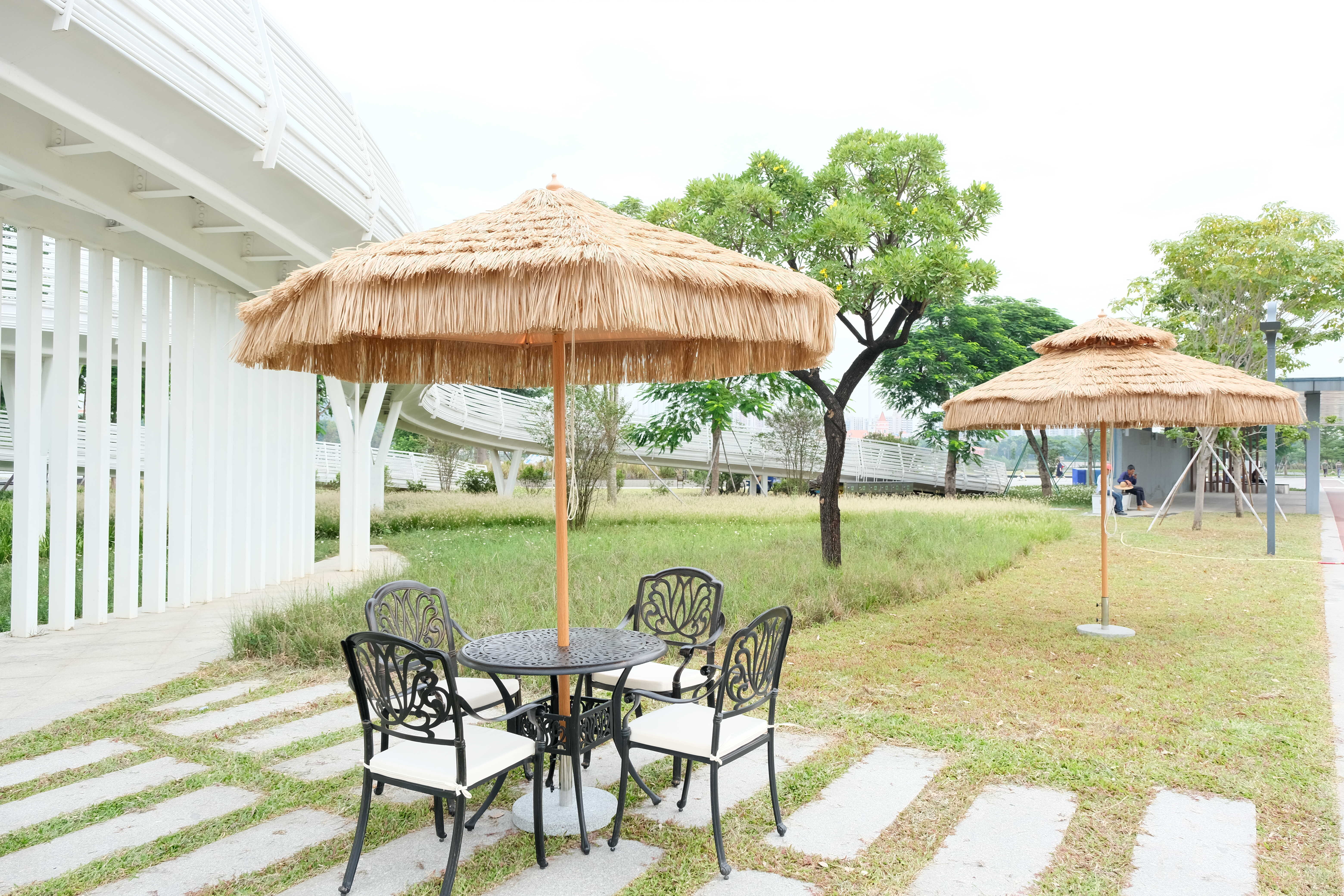 thatch beach umbrella straw grass furniture parasol grass beach seagrass synthetic tiki thatch roof patio bar umbrella 2023