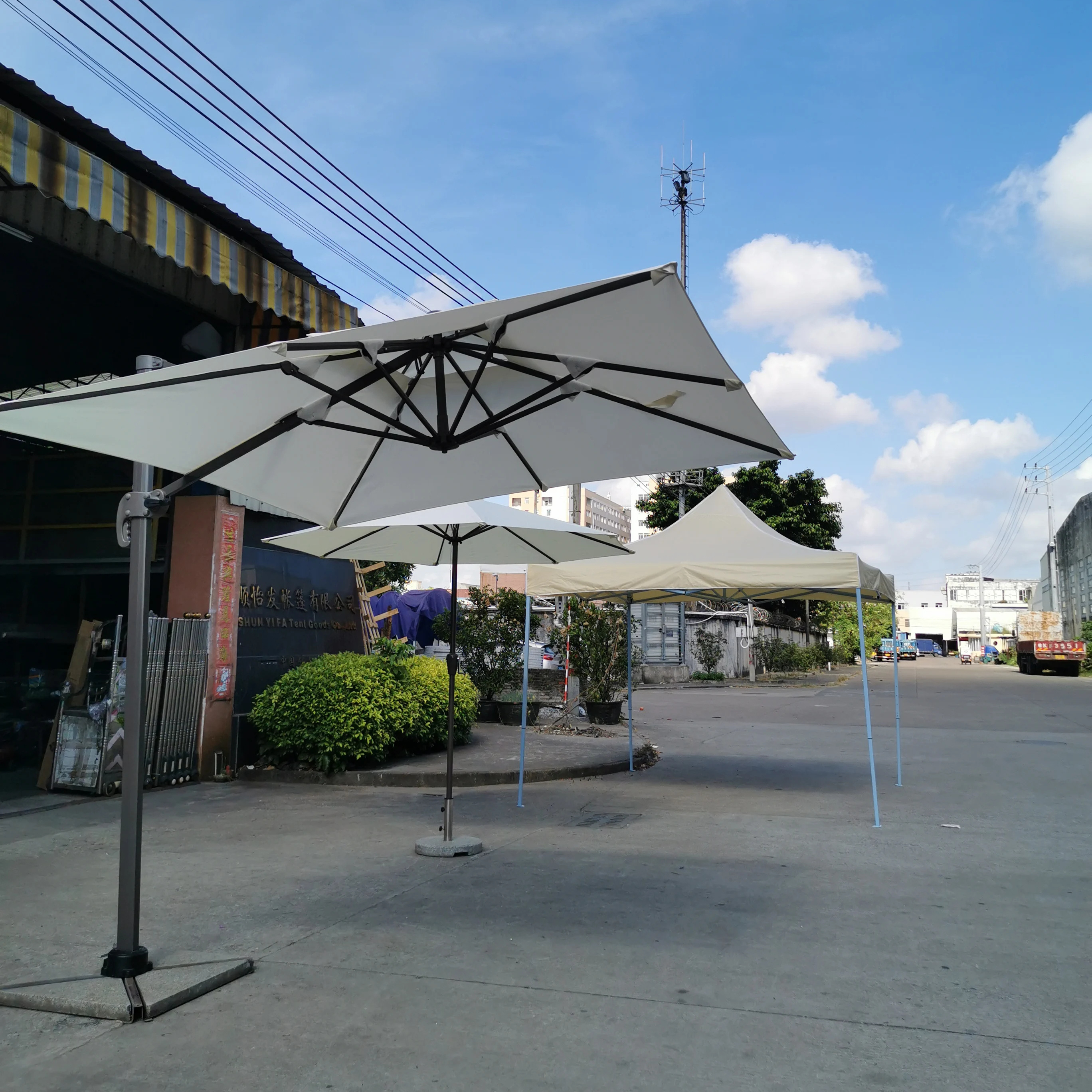 wholesale big luxury wind proof cantilever  umbrella restaurant led solar power outdoor furniture parasol pagoda tent outdoor