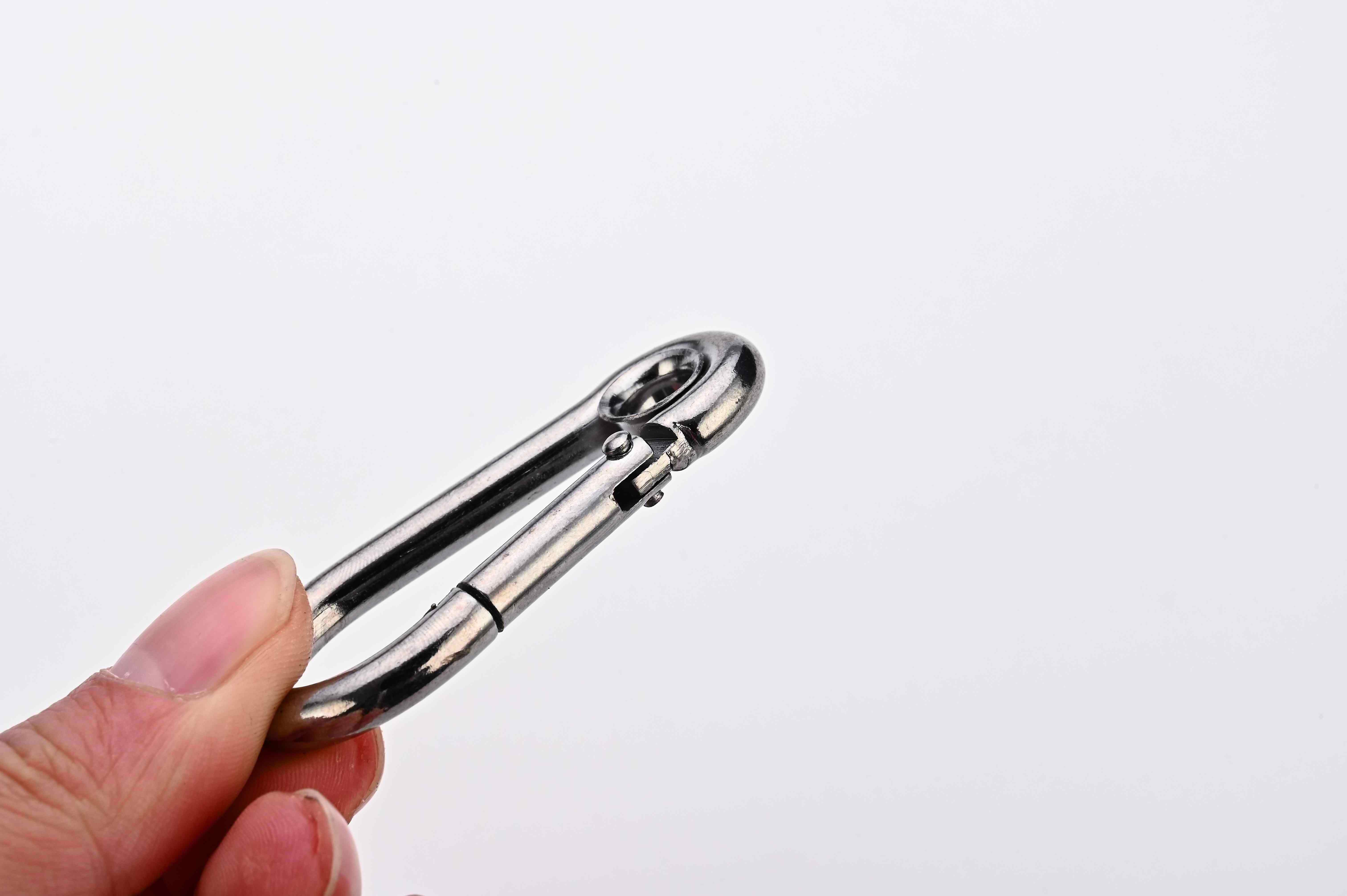 Factory direct sales  hardware buckle spring hook stainless steel mountaineering buck carabiner Gourd shaped Head band