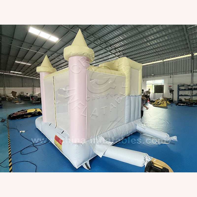 Popular Design Mobile Trampoline Park Inflatable Bouncing Castle Inflatable Playhouse repair