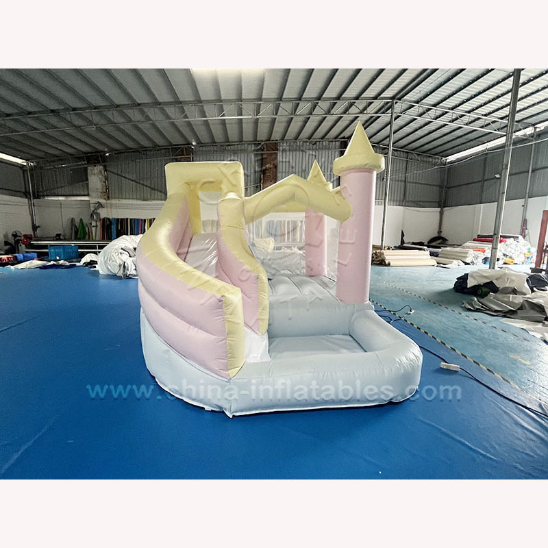 Popular Design Mobile Trampoline Park Inflatable Bouncing Castle Inflatable Playhouse repair