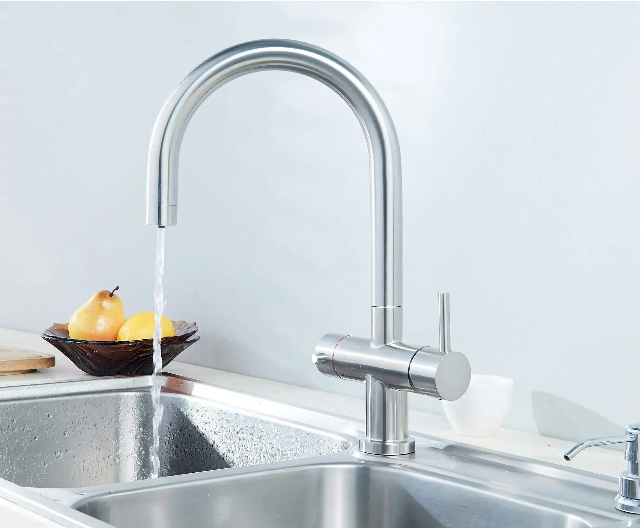 4 in 1multi-function kitchen faucet  boiling water and  filtered drinking faucet