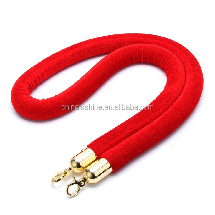 Online Wholesale Velvet Cord Red Carpet Gold Stanchion Poles and Red Velvet Ropes with Golden Snap Hooks for Royal Palace